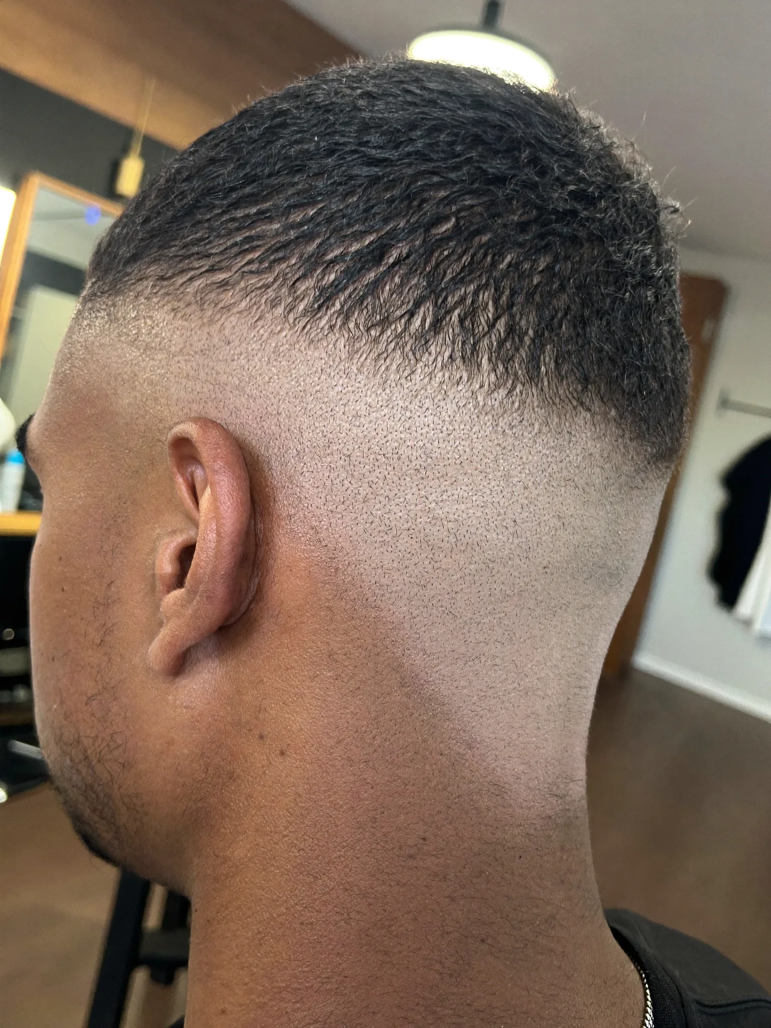 Zero fade, textured top